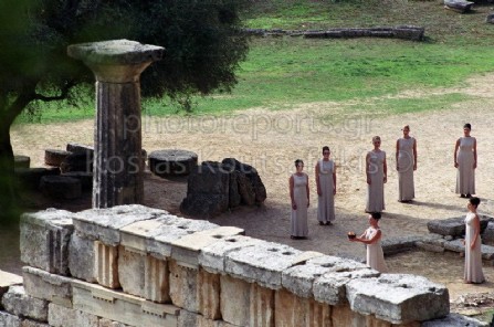 Ολυμπία Ελλάδα. Αφή ολυμπιακής φλόγας και ολυμπιακοί αγώνες.