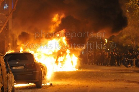 Διαδηλώσεις αθήνα Ελλάδα σπασμένα φωτιές αστυνομία δεκέμβρης 2008 ματ